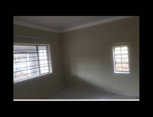 5 BEDROOM HOUSE FOR SALE IN MACKENZIEVILLE